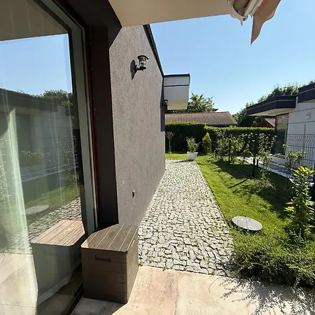 Βίλα фамилия - Family